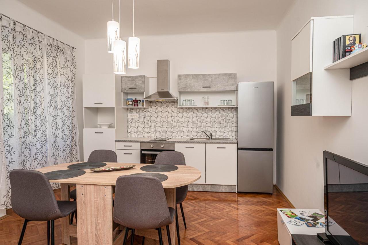 Apartment Marta Rasa Екстер'єр фото
