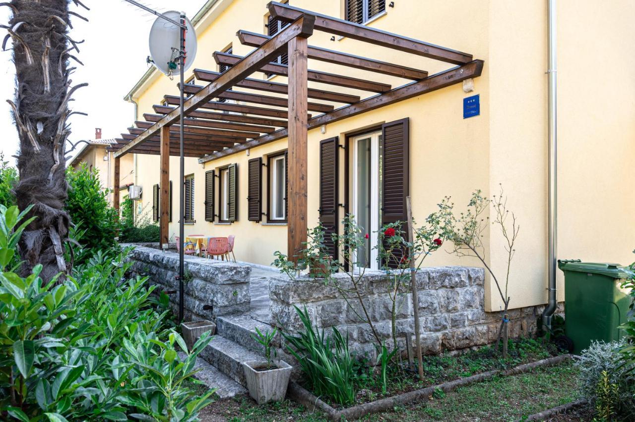 Apartment Marta Rasa Екстер'єр фото